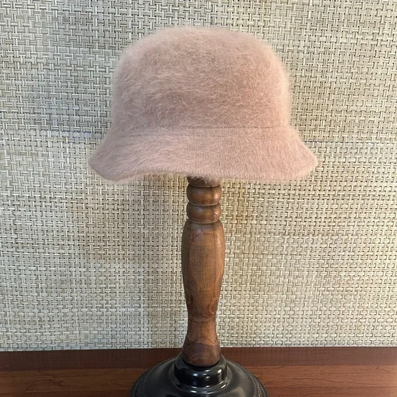 ?HP?VTG 2000s Fuchsia Angora Blend Cloche/Bucket Hat OS VTG Pink Angora Wool Felt Cloche Mod Hat w/Cerise Fuchsia  main image 3